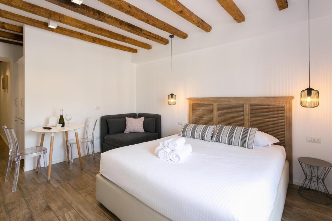 Navigli - Vigevano 45 & Casale 3A Studios 米兰 客房 照片